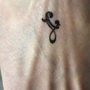 Little Tattoos Mother Daughter Symbol Temporary Tattoo - Set of 3 Review