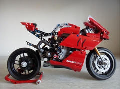 Myhobbies LEGO® 42107 Technic™ Ducati Panigale V4 R Review