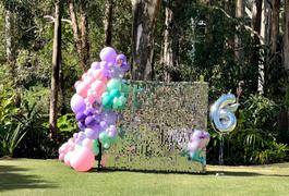 Bang Bang Balloons Shimmer Wall - Silver Review