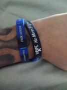 HeroinSupport.org I Hate Heroin. It Destroys Lives, Families & Dreams - Wristband Review