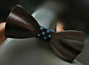 Woodgeek store The Fernandes - Black Wooden Bow Tie Review