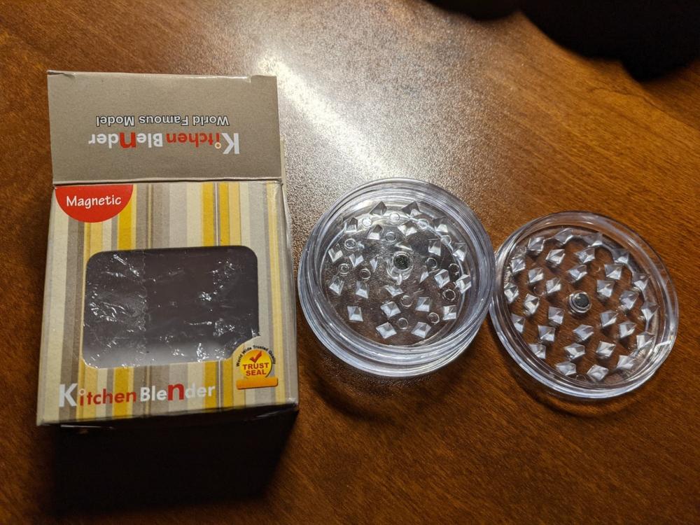 2 Piece Acrylic Grinder - Customer Photo From Judah Altaras