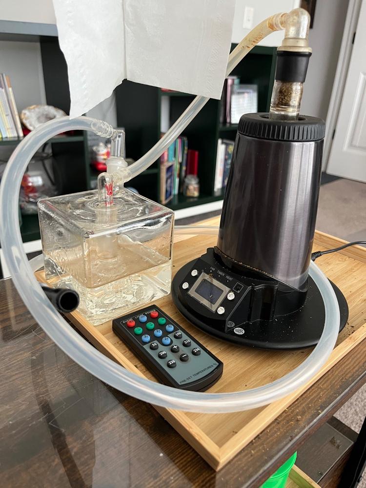 POTV Cloud Cube Glass Bubbler - Customer Photo From Randel Lane