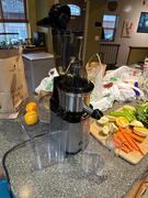 Kuvings Whole Slow Juicer Master Chef CS700 Review