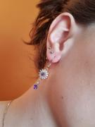La Bouclette Boucles d'oreilles pierre en oxyde de zirconium et larme de couleur bleu violette en suspens Review