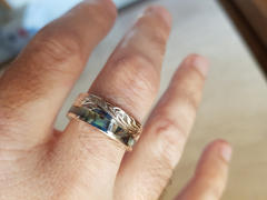 HappyLaulea Sterling Silver Hand Engraved Ring with Offset Abalone Shell Inlay - 8mm, Flat Shape, Standard Fitment Review