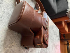 MegaGear Store MegaGear Leica Q-P, Q (Typ 116) Ever Ready Top Grain Leather Camera Case and Strap Review