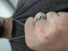 Badali nakit Recenzija pletenog silovitog prstena Harryja Dresdena