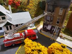 Walthers SceneMaster Heavy-Duty Ladder Truck