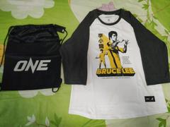 ONE.SHOP Bruce Lee Retro Poster Raglan Tee Review