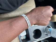 Elite Athletic Gear BE LEGENDARY Wristband Review