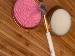 Spectrum Collections Sea Salt and Vanilla Vegan Brush Soap Review