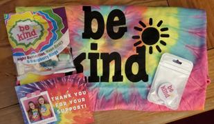 sunshinesisters Be Kind Surprise Tee {Retired Styles} Review