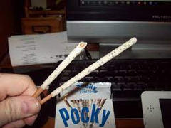 Lolli and Pops Cookies 'n' Cream Pocky Review
