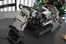 Myhobbies LEGO 42100 Technic Liebherr R 9800 Excavator Review