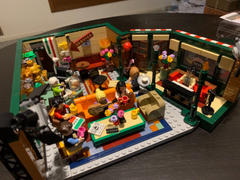 Myhobbies LEGO® 21319 Ideas Central Perk Review