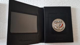 Welkit POLICE À SUPPORT CARRÉ - Médaille Review