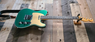 Chicago Music Exchange Fender American Ultra Telecaster Mystic Pine w/Ebony Fingerboard & Anodized Gold Pickguard Review