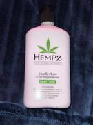 Hempz Vanilla Plum Herbal Body Moisturizer Review