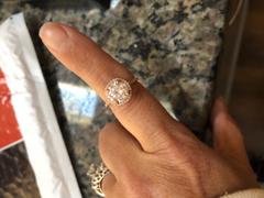 Avaliação do anel de noivado Moissanite de corte redondo Kobelli com diamante 2 CTW ouro branco 14k (8,0 mm)
