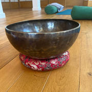 Yuna Handicrafts Nepal Full Moon Meditation Singing Bowl Review