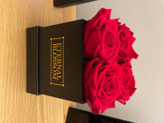 Eternal Blossom 4 Piece Blossom Box - Black Box - All Colours of Year Lasting Infinity Roses Review