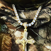 The GUU Shop Jesus Crucifix Baguette Cross 18K Necklace Review