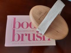 Revue de brosse de corps à la main mpl'Beauty