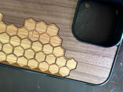 WUDN Slim Wooden Phone Case (Honeycomb Inlay with Bamboo & Black Walnut) Review