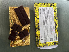Mia Strada London Bee Free Dark Chocolate with Honeycomb Review