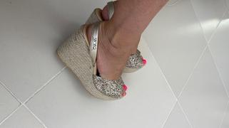 Kate from Shoeq Roxy Espadrille Wedge in Champagne Glitter Review