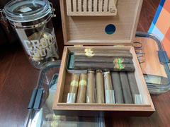 Case Elegance - give the gift of Elegance Desktop Analog Cherry Humidor Review
