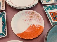 MUSUBI KILN Fuji and Sakura Kutani Sauce Plate Review