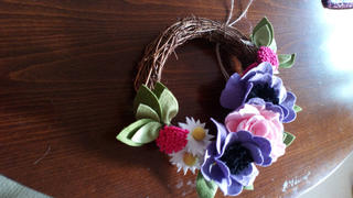 The Crafty Kit Company Summer Flowers Felt Wreath Craft Kit Review