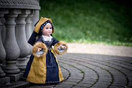 Pixie Faire Renaissance Faire Hampton Court Gown 18 Doll Clothes Review