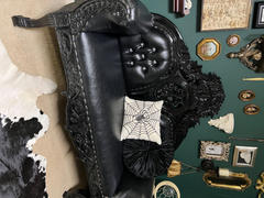 THRONE KINGDOM Queen Anne Royal Love Seat - Black / Black Review