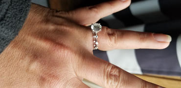 Ferkos Fine Jewelry 14K Gold Petite Diamond Wedding Ring Review