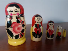 BestPysanky.com Set of 5 Semenov Style Red Scarf Matryoshka Russian Wooden Nesting Dolls Review