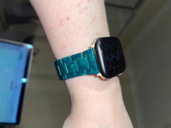 The Salty Fox Vienna Ceramic Apple Watch Band - Emerald Review