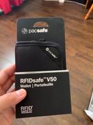 Canada Luggage Depot Pacsafe RFIDsafe™ V50 Anti-theft RFID Blocking Compact Wallet Review