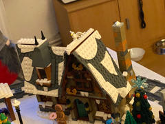 Your World of Building Blocks Mould King 16049 Christmas Cottage Review