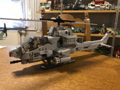 Your World of Building Blocks JIE STAR 61028 AH-1Z VIPER Review
