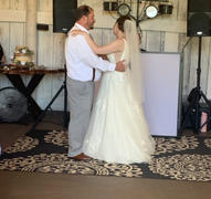 Dareth Colburn Simple Pearl Edge Wedding Veil Review
