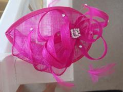 Fascinators Direct Fuchsia Teardrop Fascinator with Curled Sinamay Loops Review