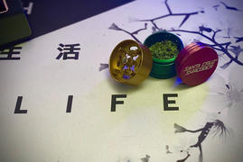 Planet Of The Vapes Santa Cruz Shredder 3 Piece Grinder - Choose Small, Medium or Large Review