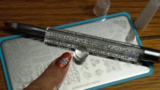 Maniology Dual-Ended Pencil Stamper/Clean-Up Brush with Replacement Silicone Stamper Head Review