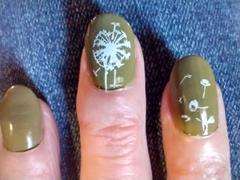 Maniology CYO Design Contest: Layered Flowers (m094) - Nail Stamping Plate Review