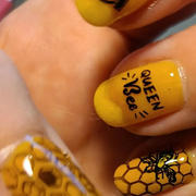 Maniology CYO Design Contest: Bees (m093) - Nail Stamping Plate Review