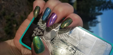 Maniology Musik City Collection: Whoo Are You?/Psychedelic Haze (m121) - Nail Stamping Plate Review