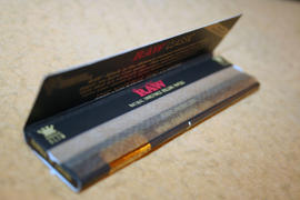 CaliConnected Raw® Classic Black King Slim Rolling Papers Review